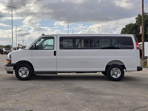 Summit White 2025 Chevrolet Express 3500 LT