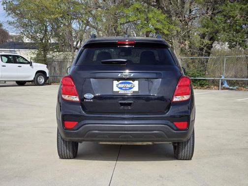Midnight Blue Metallic 2022 Chevrolet Trax LT