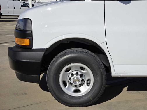 2026 Chevrolet Express 2500 Work Van