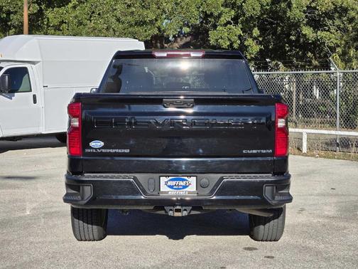 2022 Chevrolet Silverado 1500 Custom