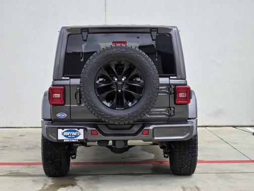 2021 Jeep Wrangler Unlimited Sahara Altitude