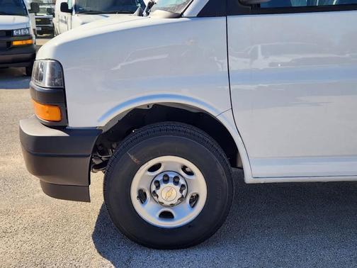 2025 Chevrolet Express 2500 Work Van