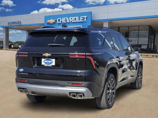 Mosaic Black Metallic 2026 Chevrolet Traverse LT