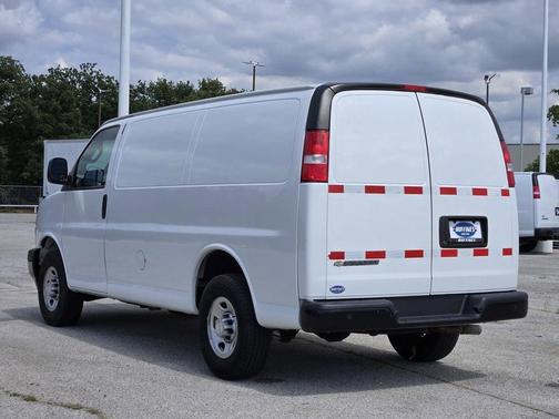 Summit White 2021 Chevrolet Express 2500 Work Van