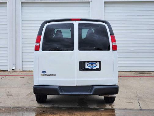 2024 Chevrolet Express 3500 LS