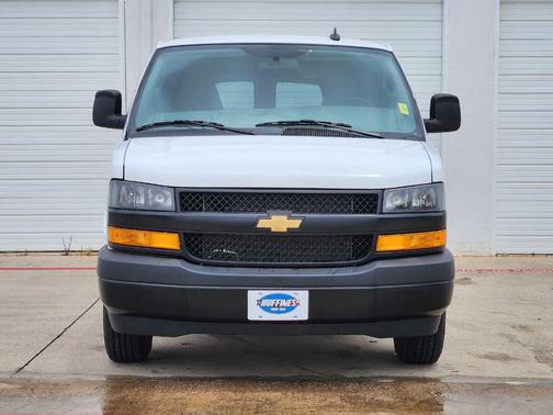 2024 Chevrolet Express 3500 LS
