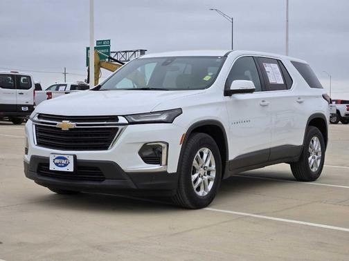 Summit White 2022 Chevrolet Traverse LS