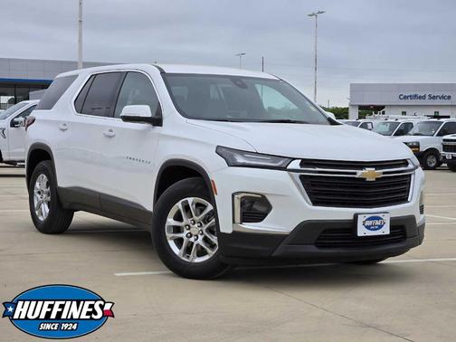 Summit White 2022 Chevrolet Traverse LS
