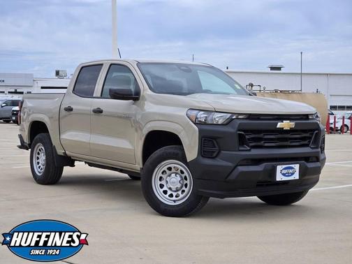 Sand Dune Metallic 2024 Chevrolet Colorado WT