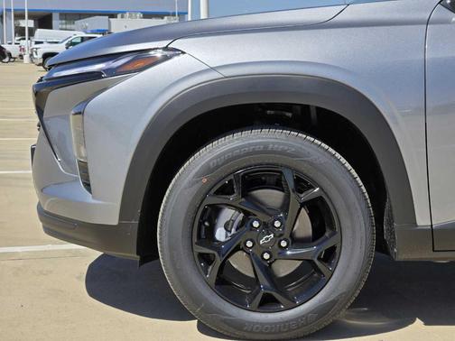 Sterling Gray Metallic 2026 Chevrolet Trax LT