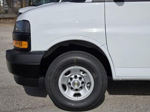 2026 Chevrolet Express 2500 Work Van
