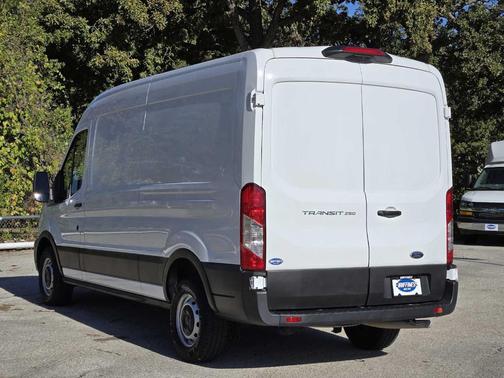 2023 Ford Transit-250 