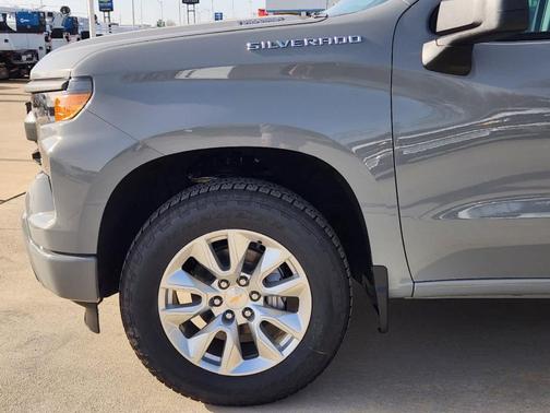 2025 Chevrolet Silverado 1500 Custom