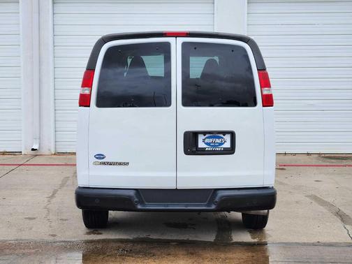 2022 Chevrolet Express 3500 LS