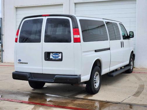 2022 Chevrolet Express 3500 LS
