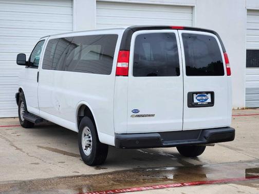 2022 Chevrolet Express 3500 LS