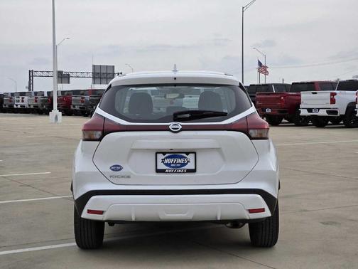 2021 Nissan Kicks S