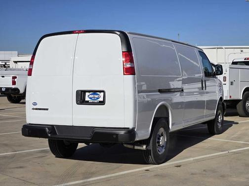 2026 Chevrolet Express 2500 Work Van