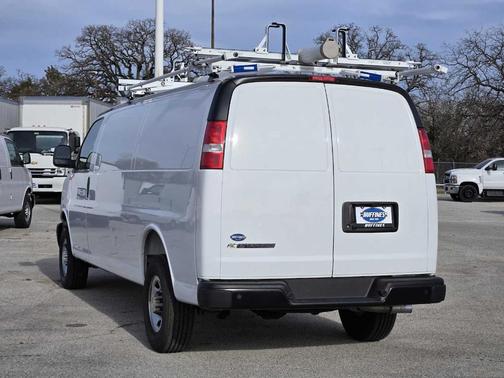 2025 Chevrolet Express 2500 Work Van