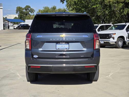 2021 Chevrolet Suburban LT