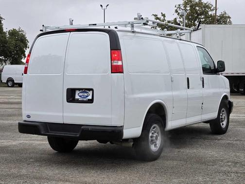 2024 GMC Savana 2500 Work Van