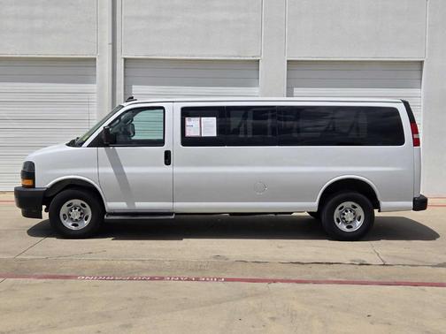 2022 Chevrolet Express 3500 LS
