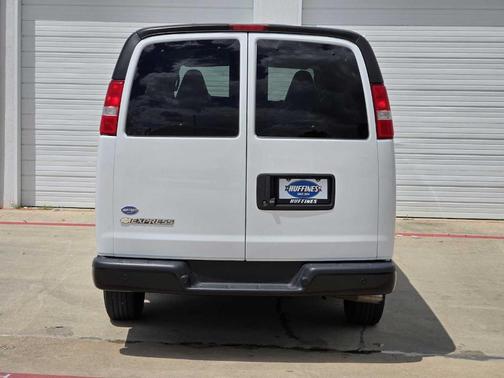 2022 Chevrolet Express 3500 LS