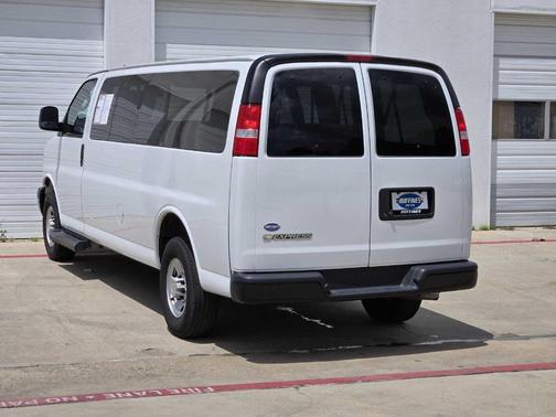 2022 Chevrolet Express 3500 LS