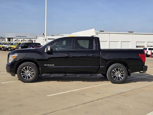 2024 Nissan Titan SV