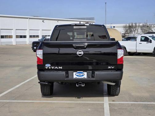 2024 Nissan Titan SV