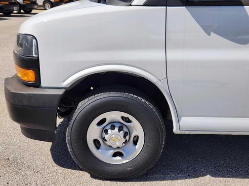 2025 Chevrolet Express 2500 Work Van