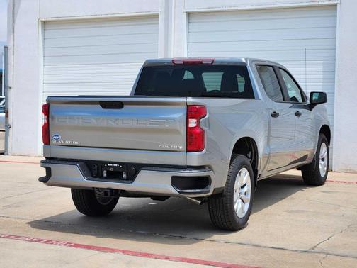 2025 Chevrolet Silverado 1500 Custom