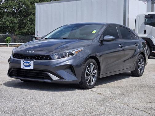 Gravity Gray 2024 Kia Forte LXS