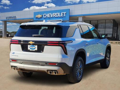 Polar White 2026 Chevrolet Traverse LT