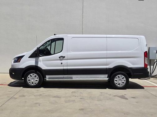 2023 Ford Transit-250