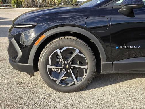 2026 Chevrolet Equinox EV LT 1