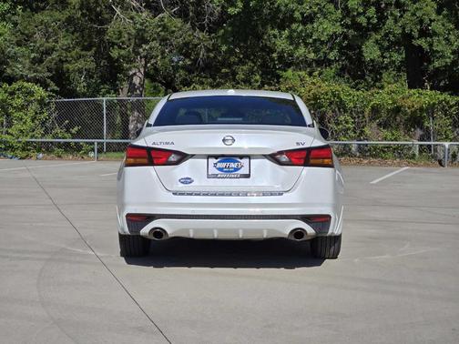 White 2020 Nissan Altima 2.5 SV