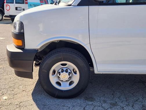 2025 Chevrolet Express 2500 Work Van