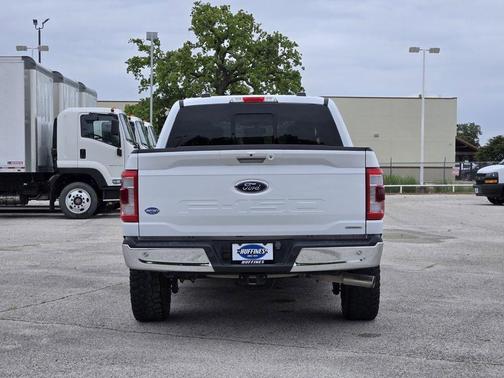 Oxford White 2023 Ford F-150 Lariat