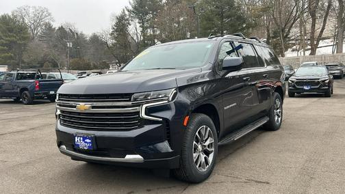 2023 Chevrolet Suburban LT
