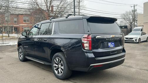 2023 Chevrolet Suburban LT