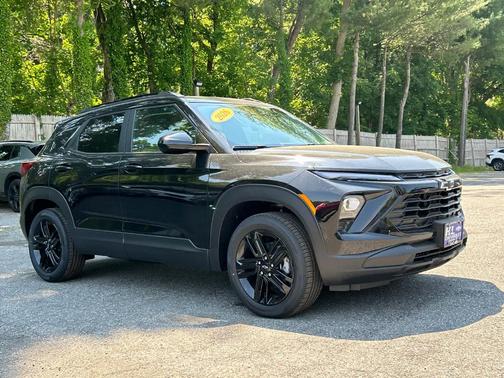 Mosaic Black Metallic 2026 Chevrolet Trailblazer LT