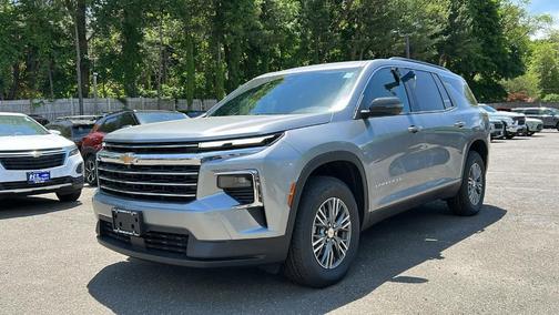 Sterling Gray Metallic 2026 Chevrolet Traverse LT
