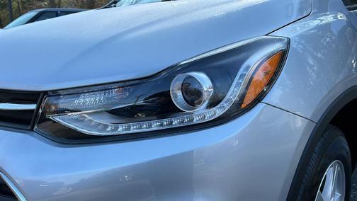 Silver Ice Metallic 2022 Chevrolet Trax LT