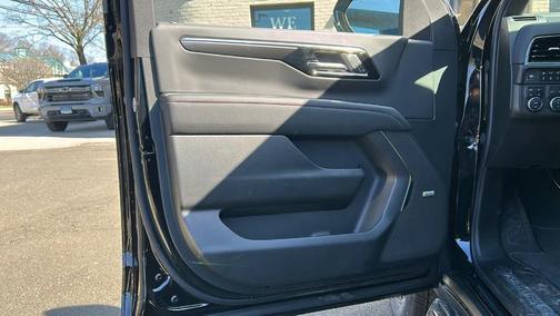 2025 Chevrolet Suburban RST