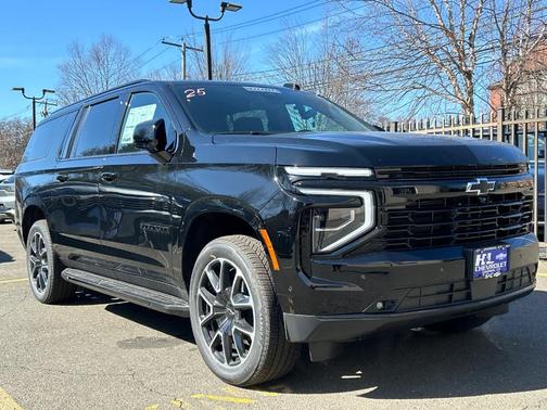 2025 Chevrolet Suburban RST