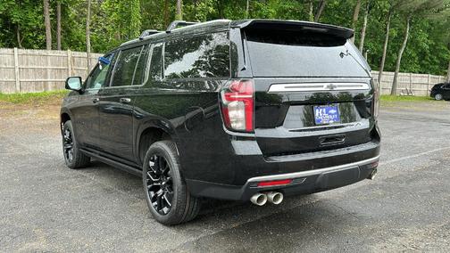 2022 Chevrolet Suburban High Country