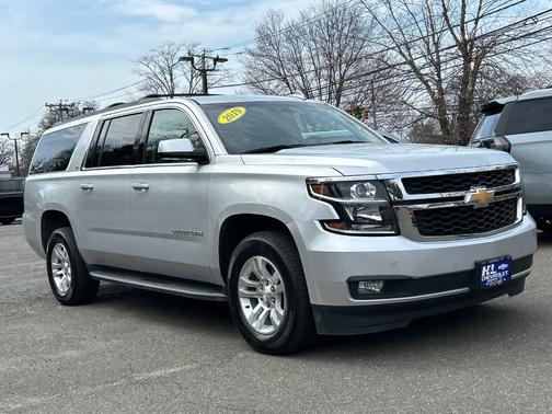 Silver Ice Metallic 2019 Chevrolet Suburban LT SUV