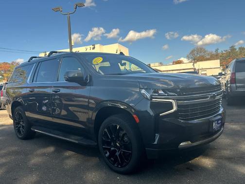 2022 Chevrolet Suburban LT