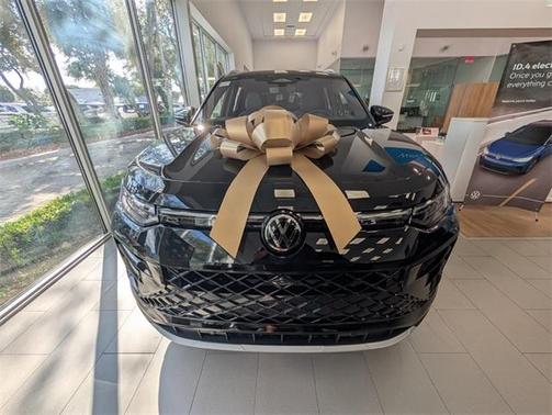 2026 Volkswagen Tiguan 2.0T SEL R-Line